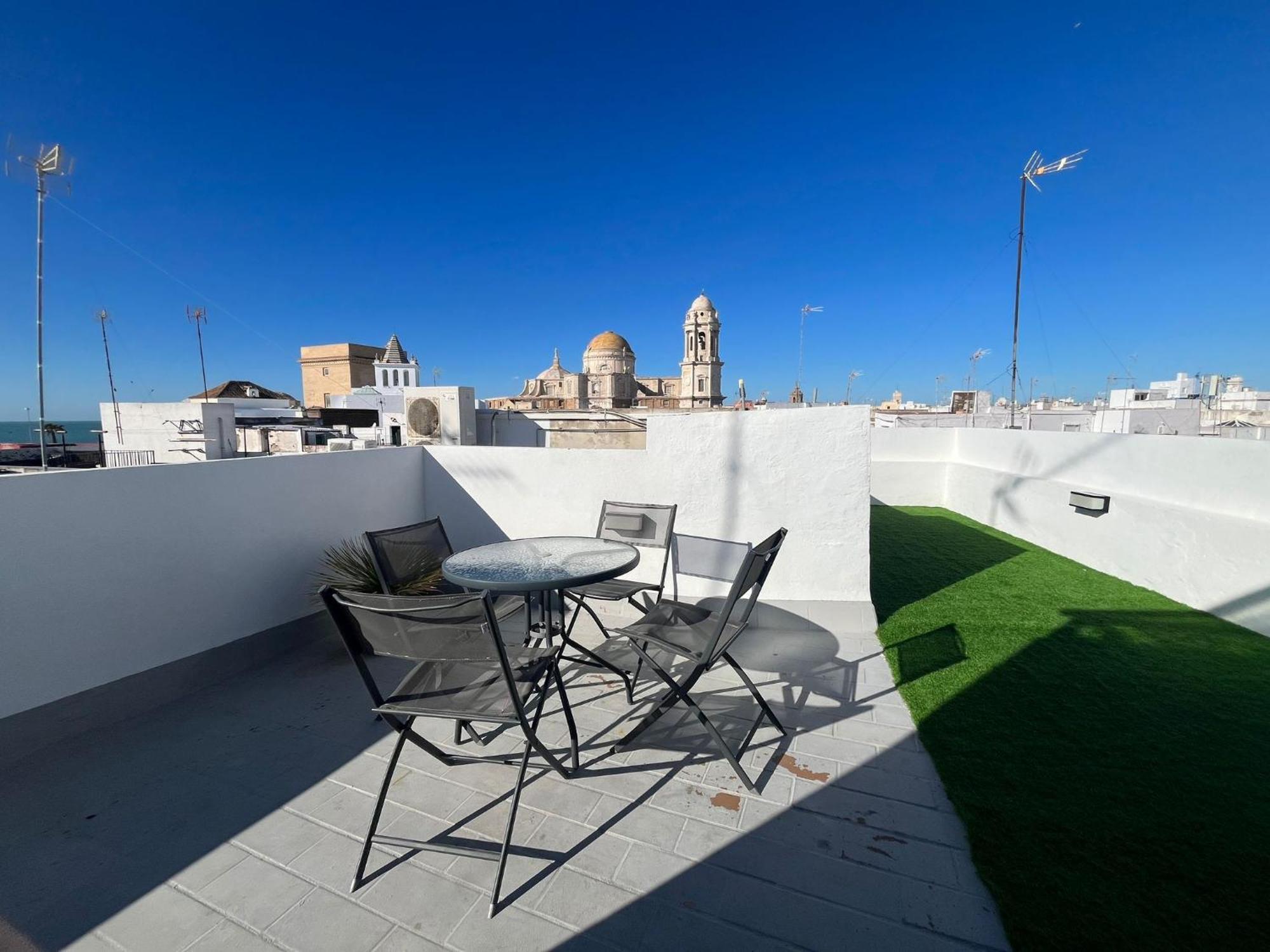 Hidden Gem Penthouse El Meson Apartment *