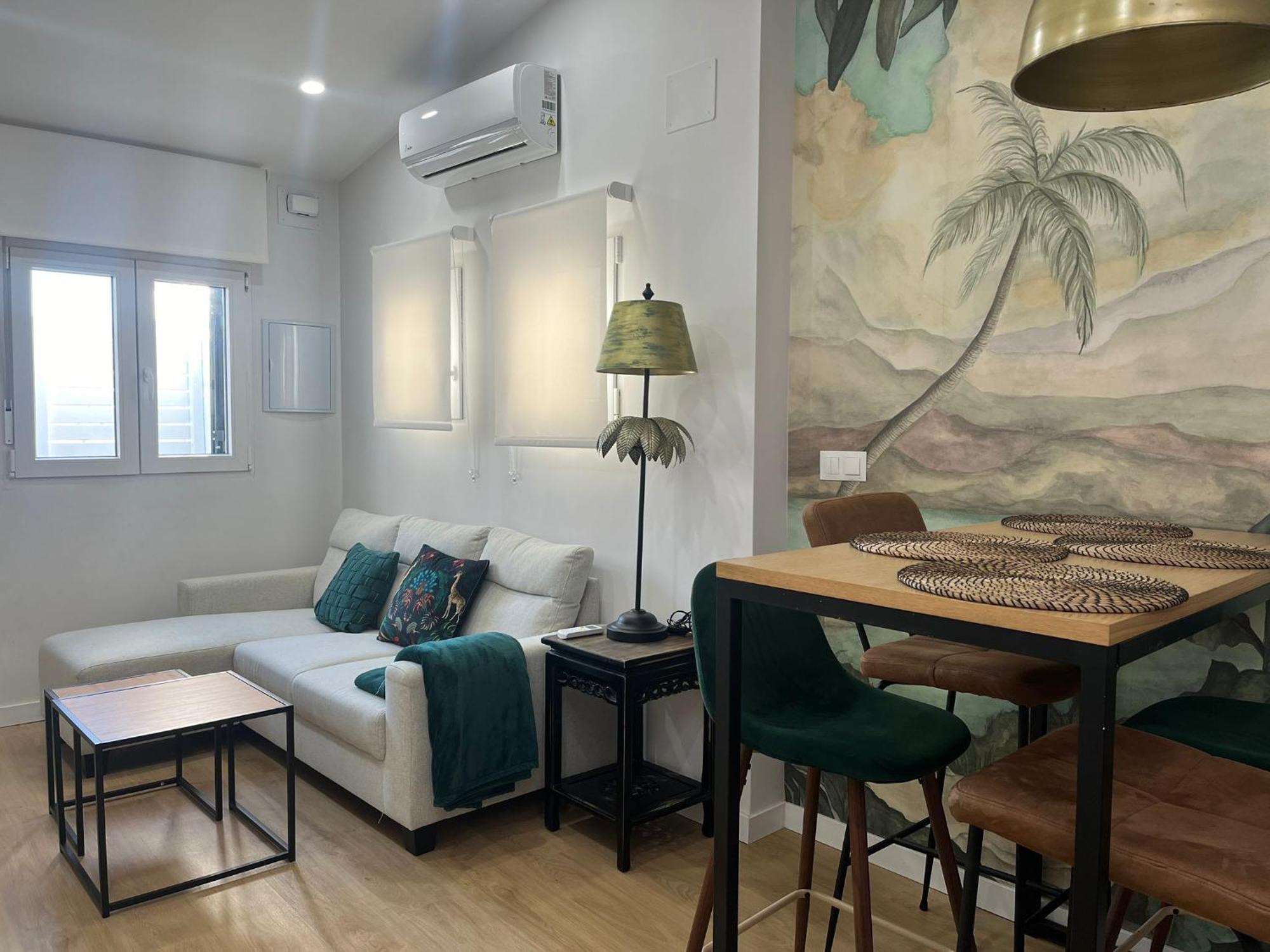 Hidden Gem Penthouse El Meson Apartment *